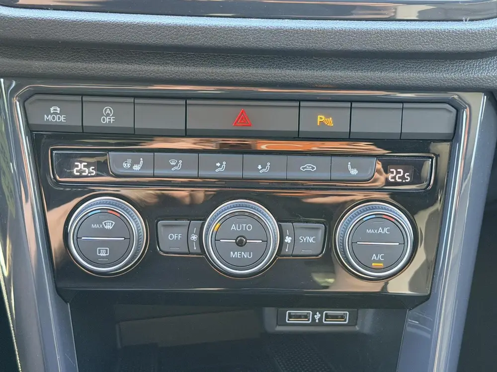 Volkswagen T-Roc 1.5 TSI Sport | Navi | Leer | Clima | Pano uit 2019, foto 20