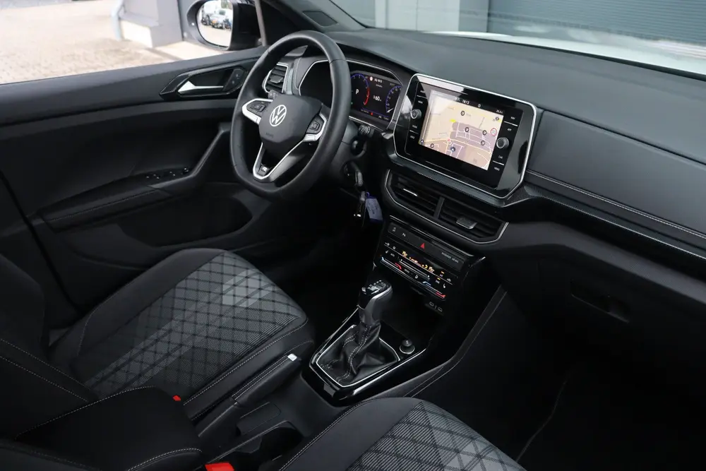 Volkswagen T-Cross 1.5 TSI R-Line | ACC | Camera | 18 Inch | uit 2025, foto 12