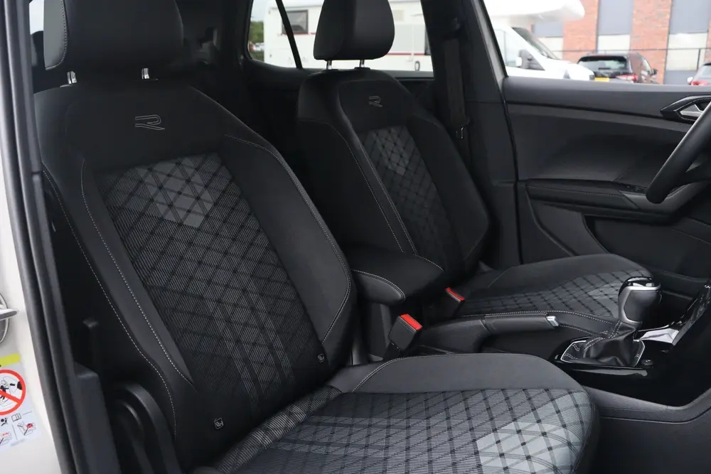 Volkswagen T-Cross 1.5 TSI R-Line | ACC | Camera | 18 Inch | uit 2025, foto 13