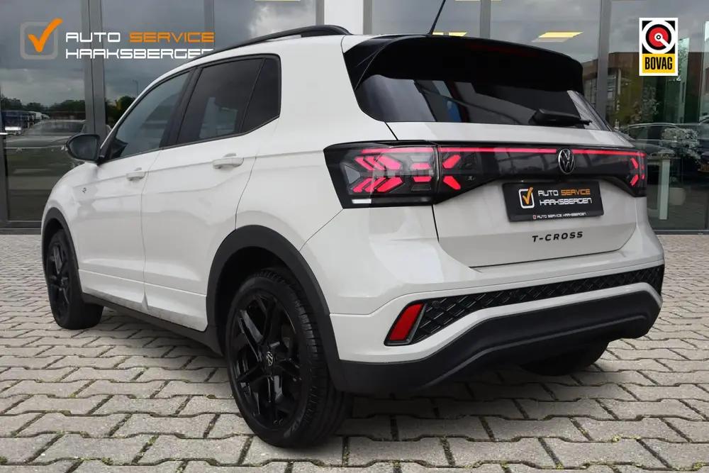 Volkswagen T-Cross 1.5 TSI R-Line | ACC | Camera | 18 Inch | uit 2025, foto 3