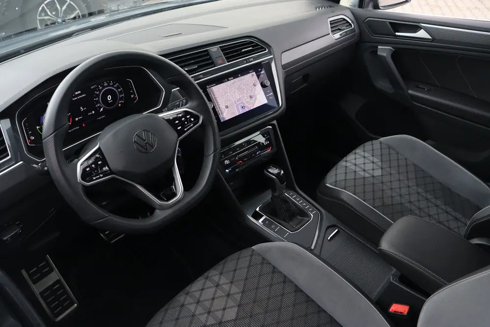 Volkswagen Tiguan 1.4 TSI eHybrid R-Line | Trekhaak | ACC | uit 2022, foto 7