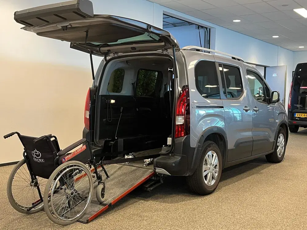 Peugeot Rifter L1 Rolstoelauto Automaat 3+1 of 5+0 uit 2021, foto 7