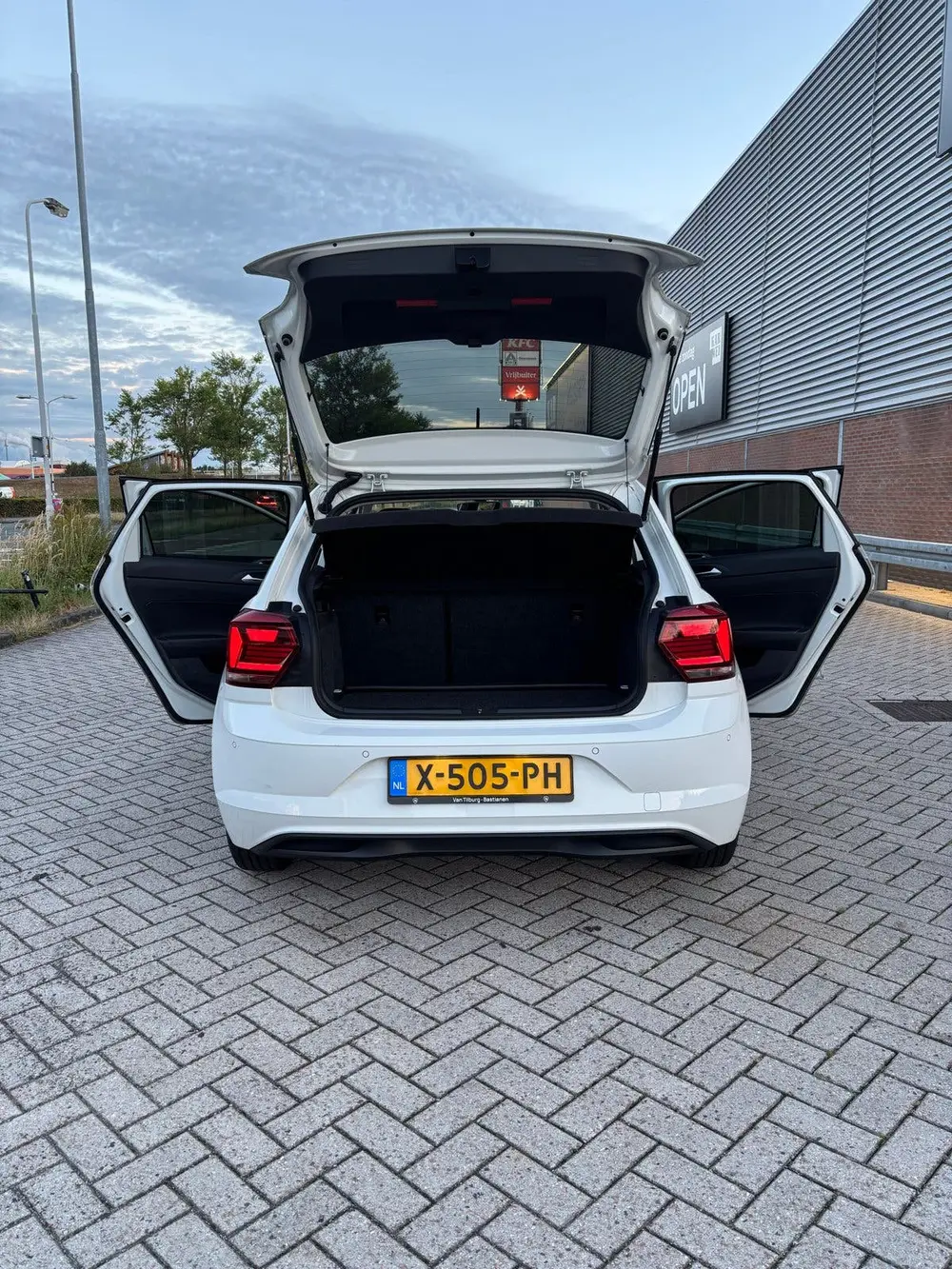 Volkswagen Polo 1.0 TSI 116pk 7-DSG 2020 Stoelverwarming ACC uit 2020, foto 17