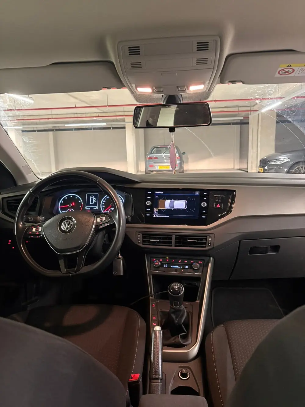 Volkswagen Polo 1.0 TSI 95pk 2020 Zwart uit 2020, foto 14