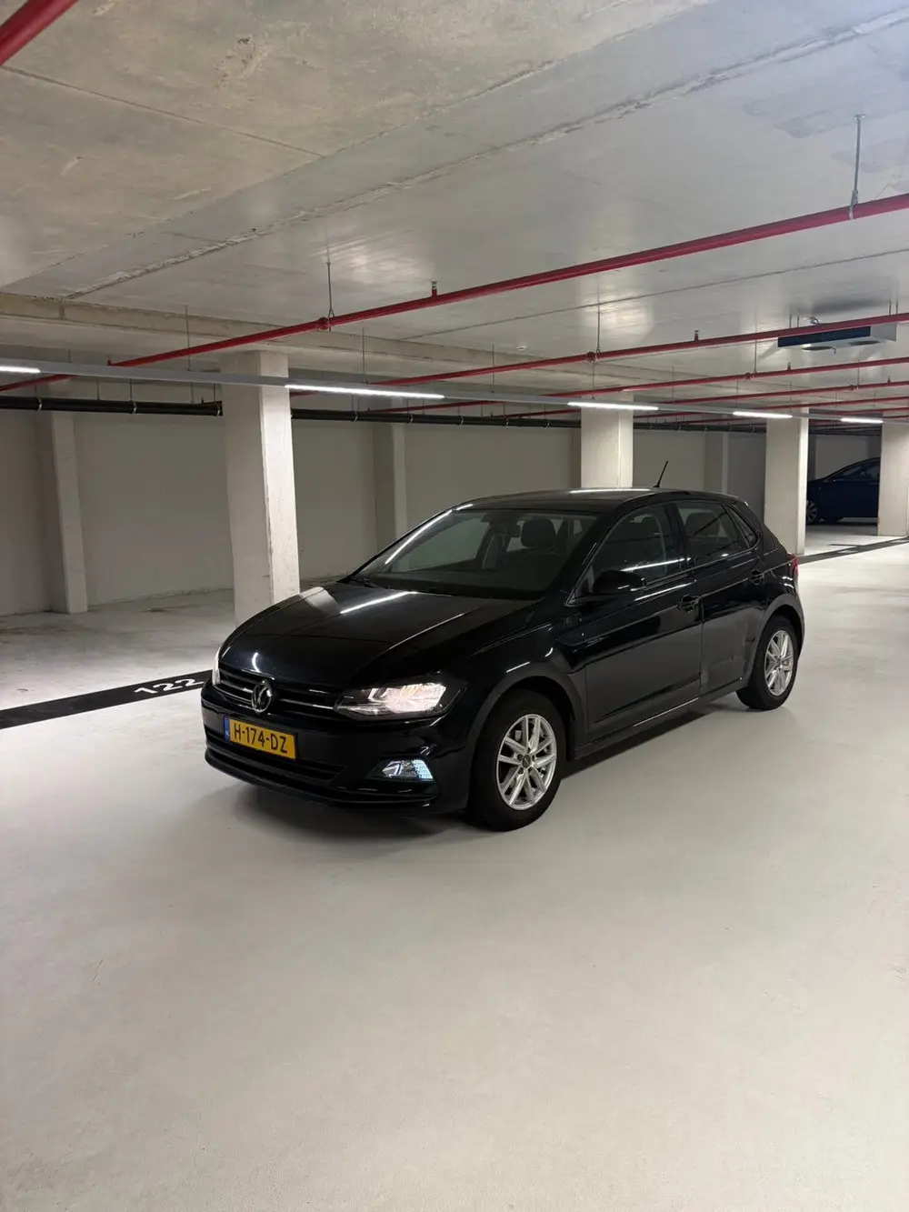 Volkswagen Polo 1.0 TSI 95pk 2020 Zwart uit 2020, foto 2