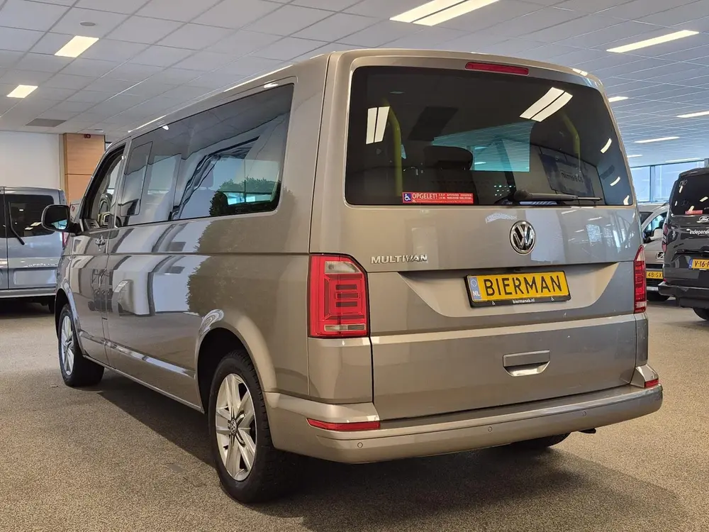 Volkswagen Multivan L2H1 Rolstoelbus Automaat - rolstoel ach uit 2019, foto 2