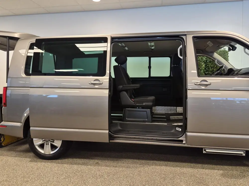 Volkswagen Multivan L2H1 Rolstoelbus Automaat - rolstoel ach uit 2019, foto 4