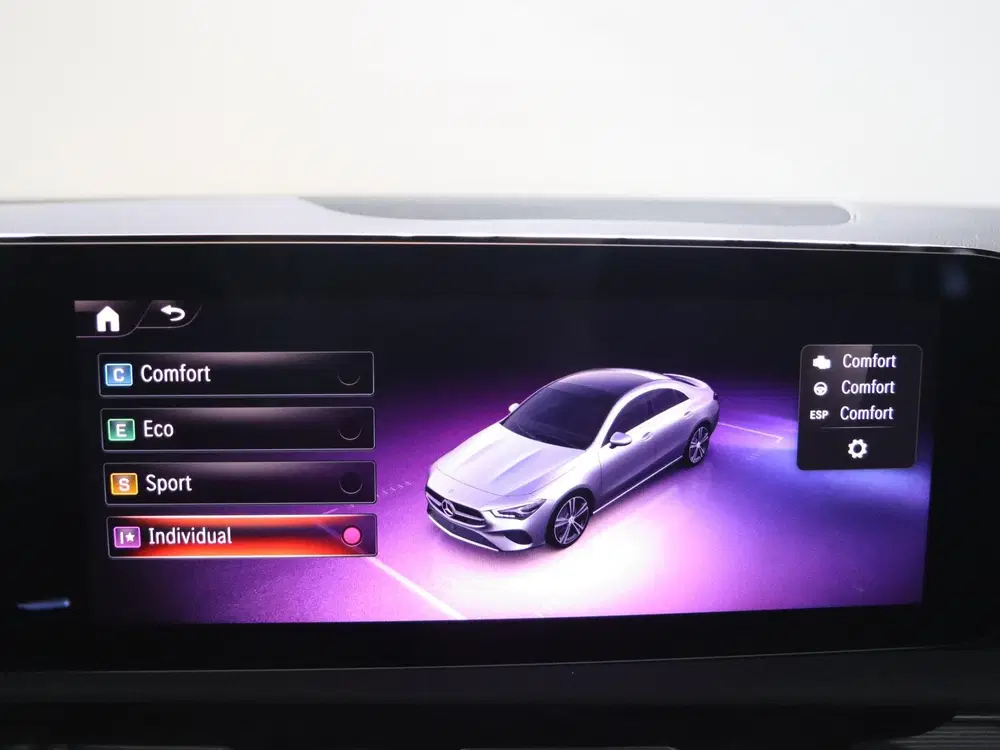 Mercedes-Benz CLA 180 AMG Line uit 2025, foto 18