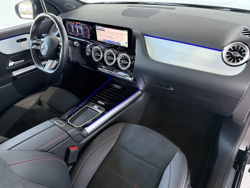 Mercedes-Benz GLA 180 AMG Line uit 2025, foto 10