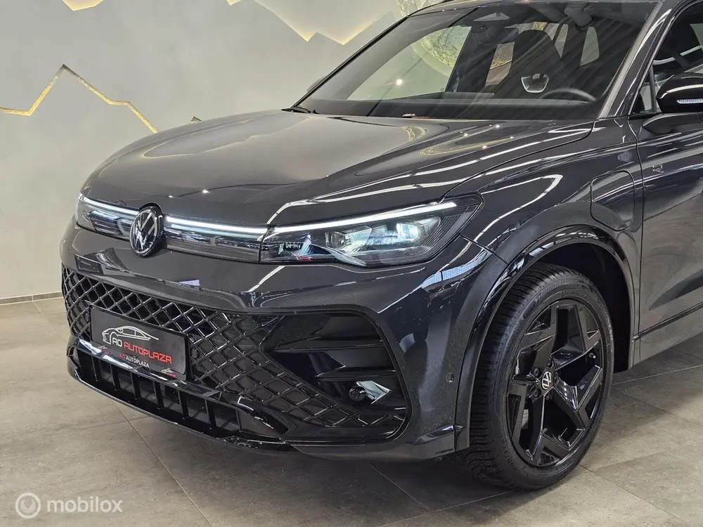 Volkswagen Tiguan 1.5 eHybrid 3x R-Line Panorama/Black Style uit 2024, foto 11