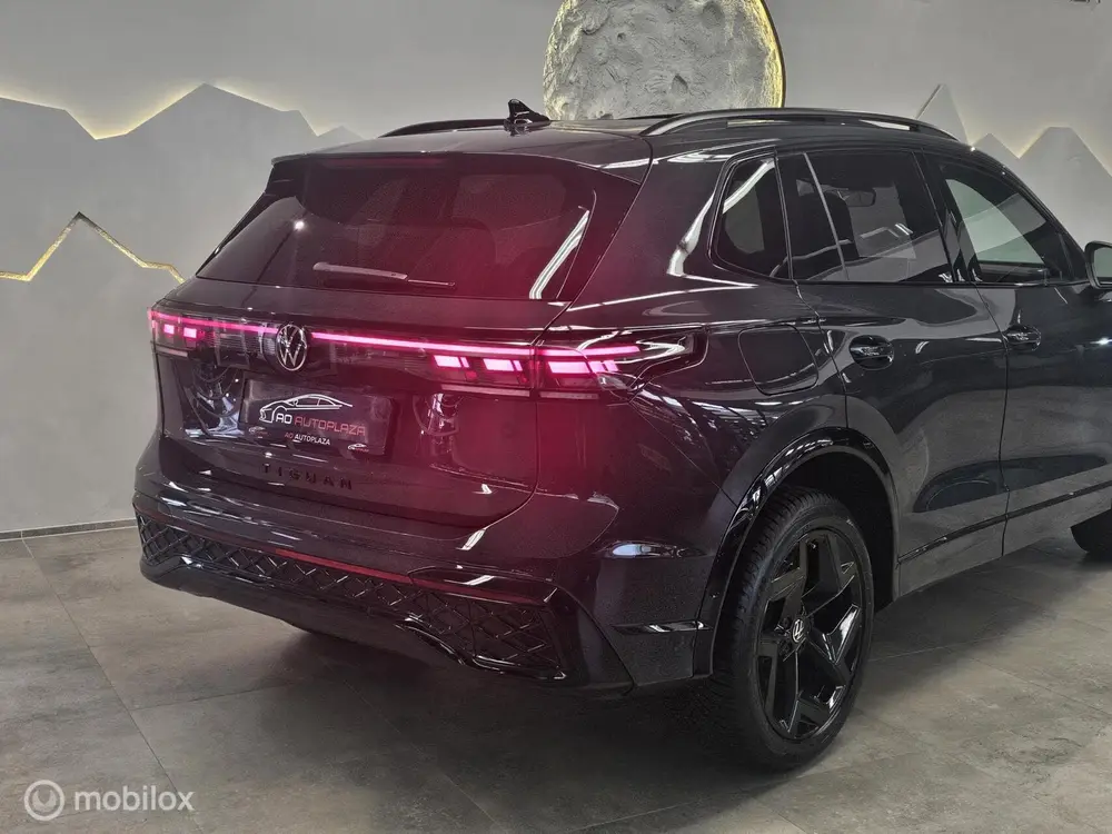Volkswagen Tiguan 1.5 eHybrid 3x R-Line Panorama/Black Style uit 2024, foto 14
