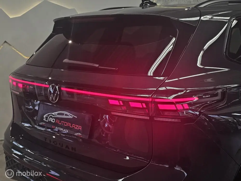 Volkswagen Tiguan 1.5 eHybrid 3x R-Line Panorama/Black Style uit 2024, foto 15