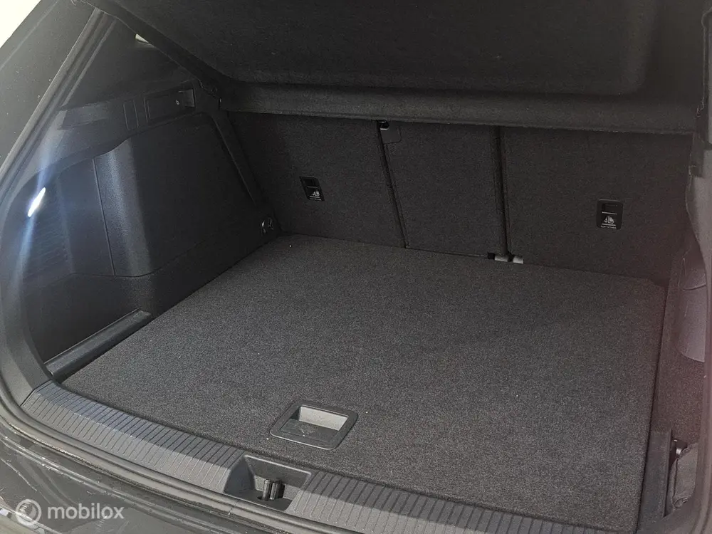 Volkswagen Tiguan 1.5 eHybrid 3x R-Line Panorama/Black Style uit 2024, foto 17