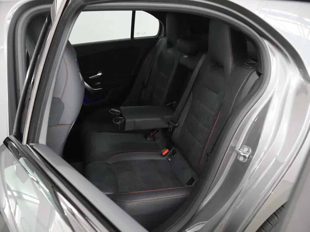 Mercedes-Benz A-Klasse 250e Business Solution AMG uit 2025, foto 11