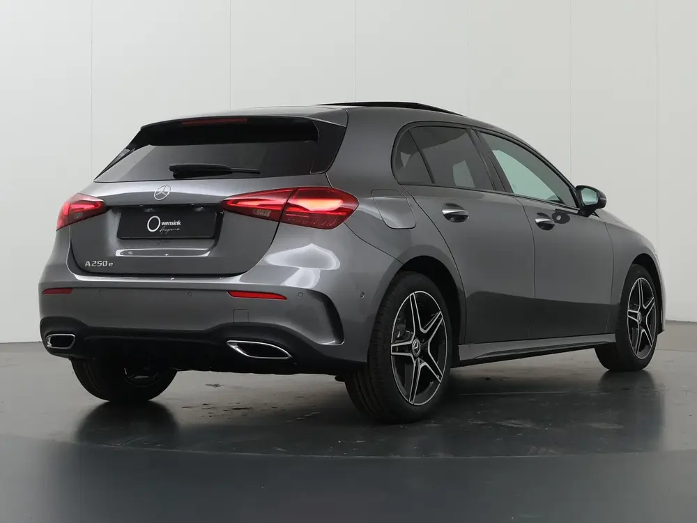 Mercedes-Benz A-Klasse 250e Business Solution AMG uit 2025, foto 2