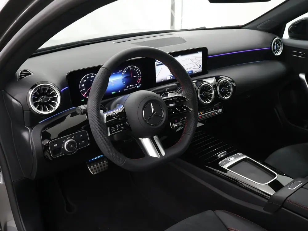 Mercedes-Benz A-Klasse 250e Business Solution AMG uit 2025, foto 7