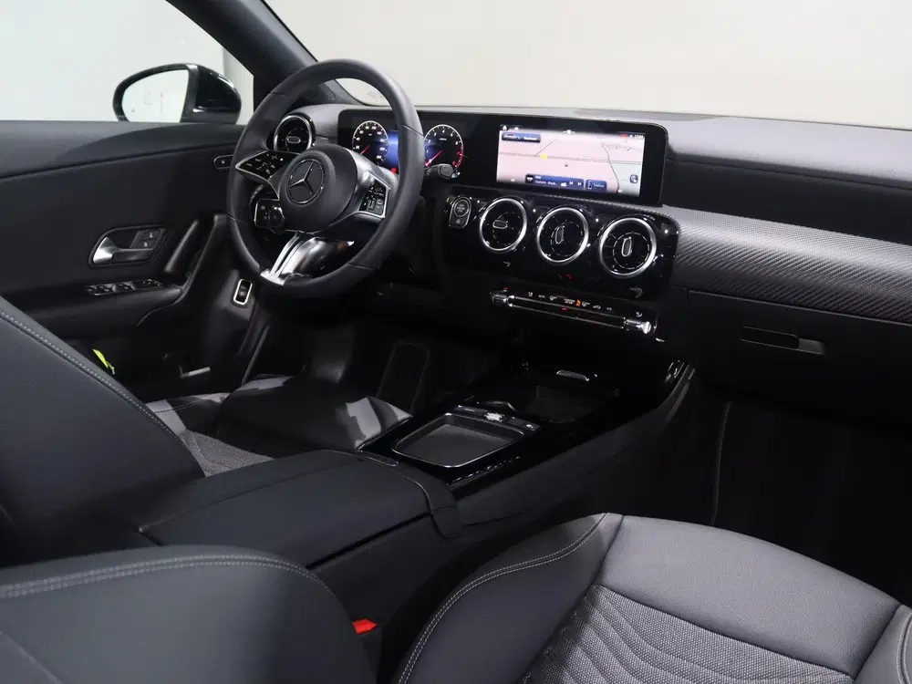 Mercedes-Benz CLA 180 Star Edition uit 2025, foto 9