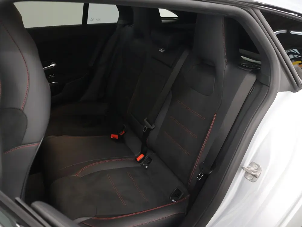 Mercedes-Benz CLA 180 Star Edition AMG uit 2025, foto 11