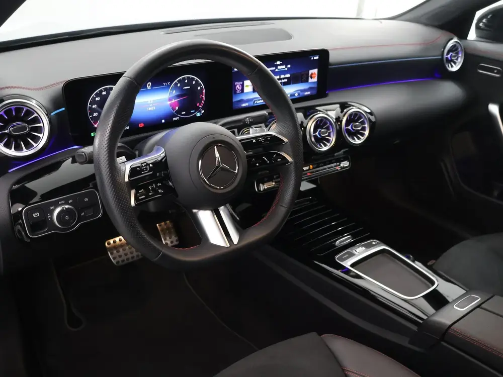 Mercedes-Benz CLA 180 Star Edition AMG uit 2025, foto 7