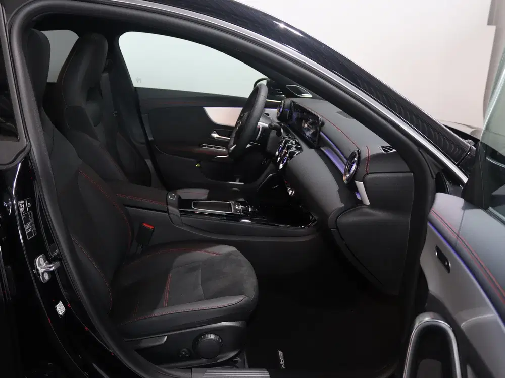 Mercedes-Benz CLA 180 Business Solution AMG uit 2025, foto 7