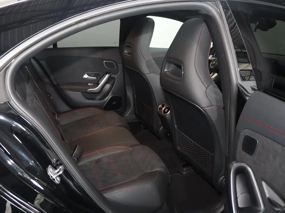 Mercedes-Benz CLA 180 Business Solution AMG uit 2025, foto 8