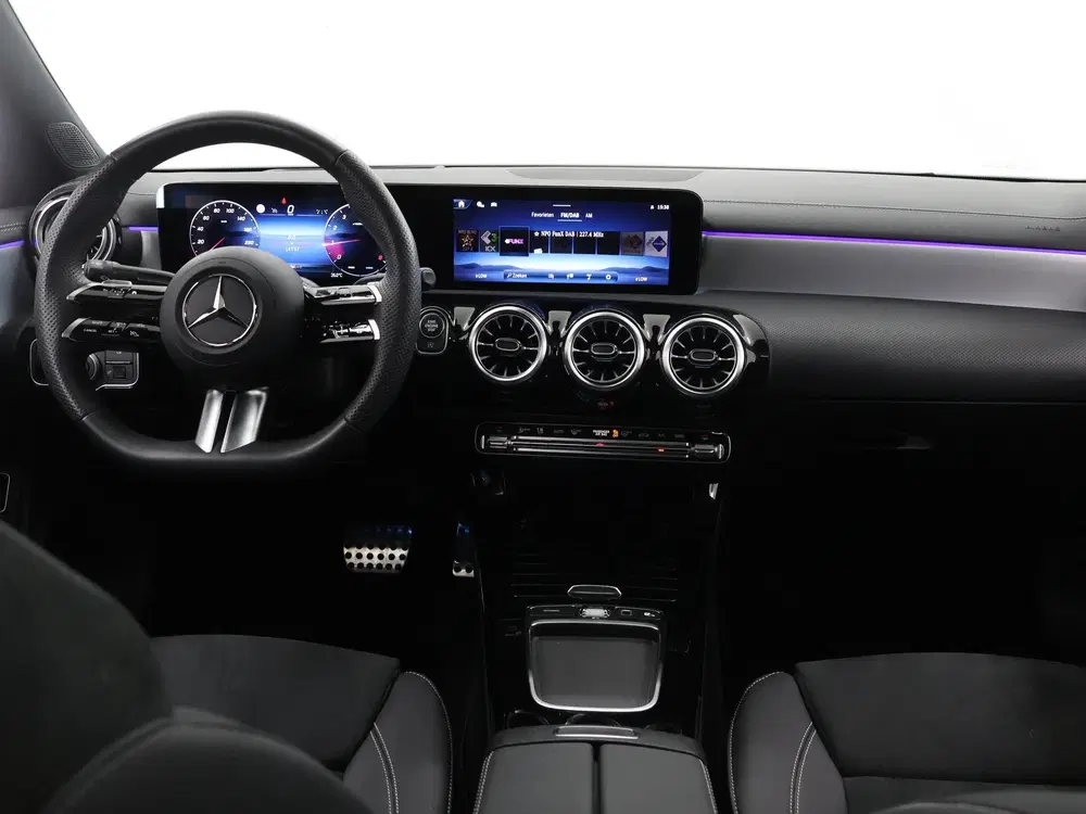 Mercedes-Benz CLA 180 Business Solution AMG uit 2025, foto 8