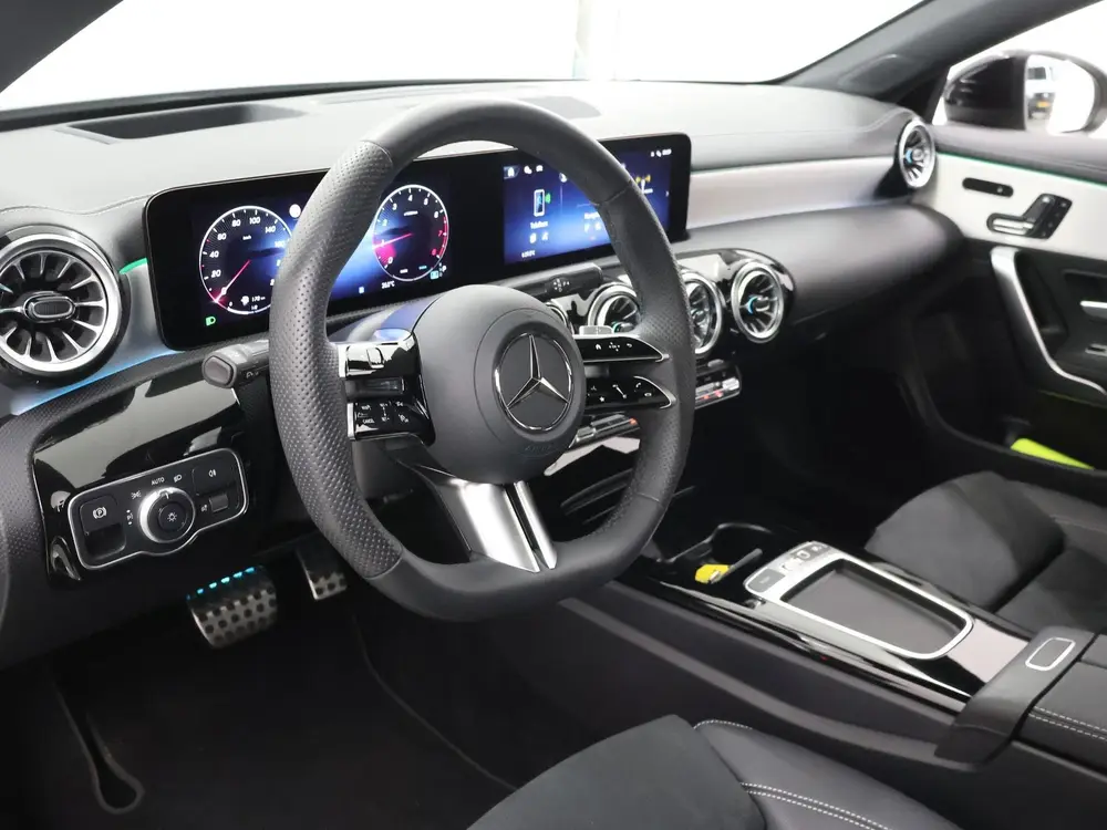 Mercedes-Benz CLA CLA-klasse Coupé 180 Business Solution AMG uit 2025, foto 7