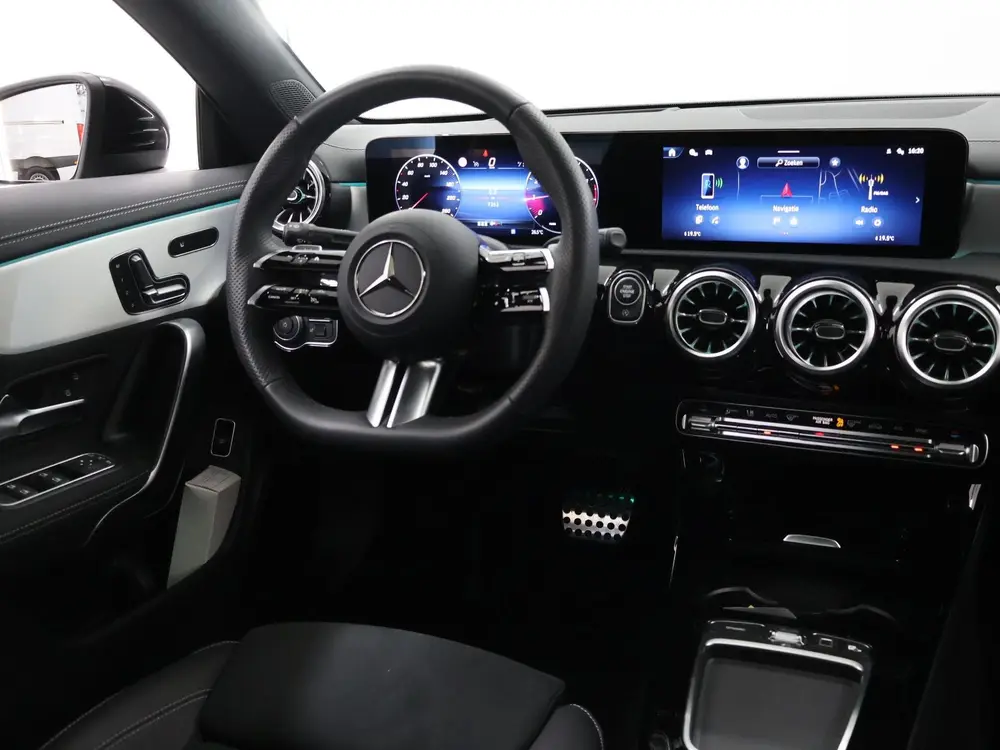 Mercedes-Benz CLA CLA-klasse Coupé 180 Business Solution AMG uit 2025, foto 9
