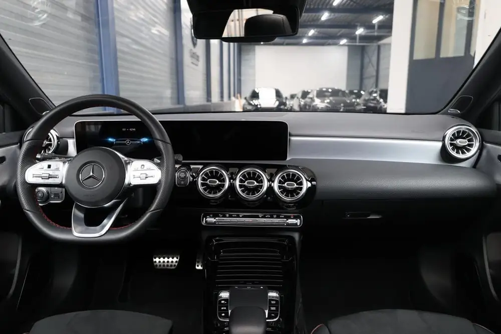 Mercedes-Benz A-Klasse AMG 45 4MATIC+ MULTIBEAM/VIRTUAL/SFEE uit 2020, foto 2