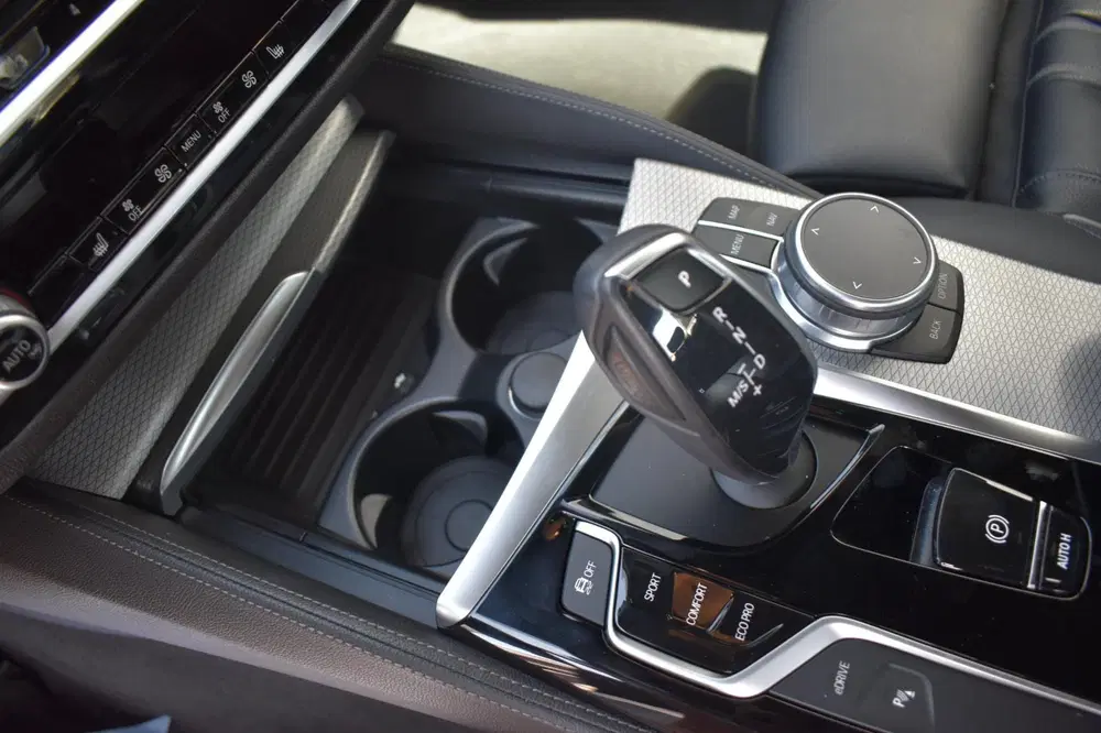 BMW 5-serie 530e iPerformance High Executive uit 2019, foto 17