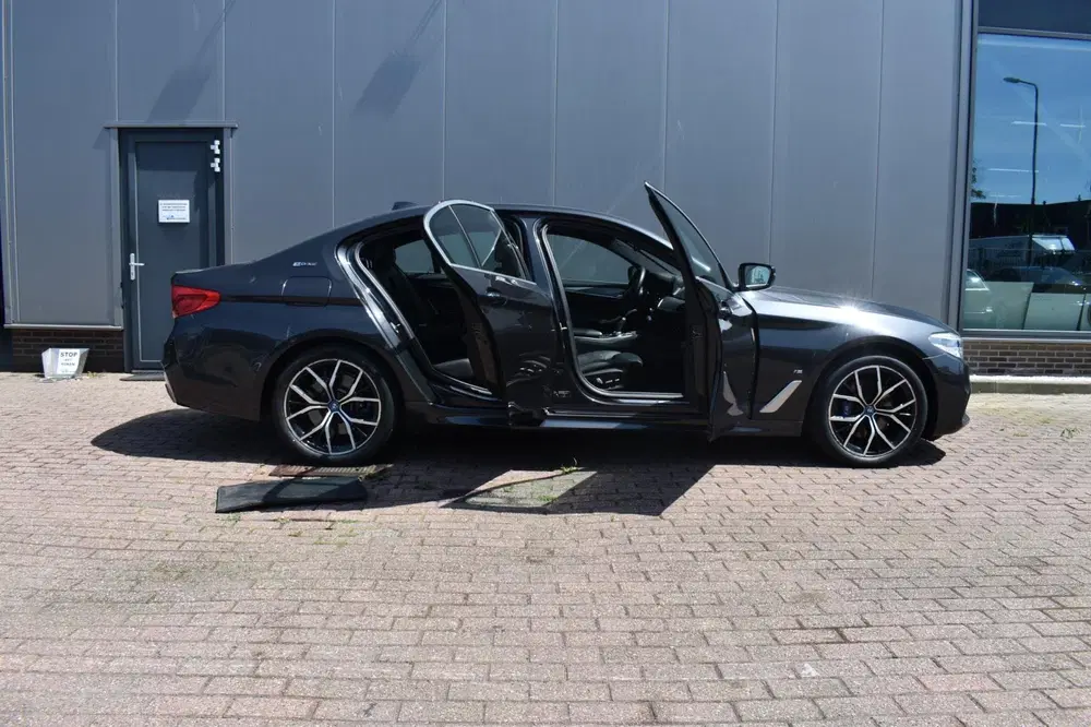 BMW 5-serie 530e iPerformance High Executive uit 2019, foto 9