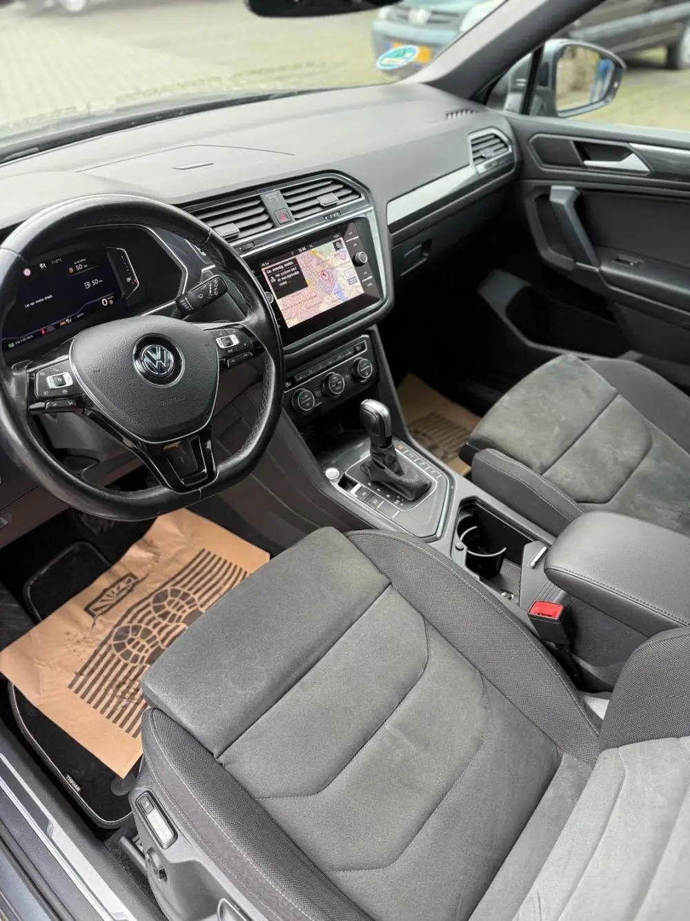 Volkswagen Tiguan Allspace 1.5 TSI Highline Business R RIJKL uit 2020, foto 16