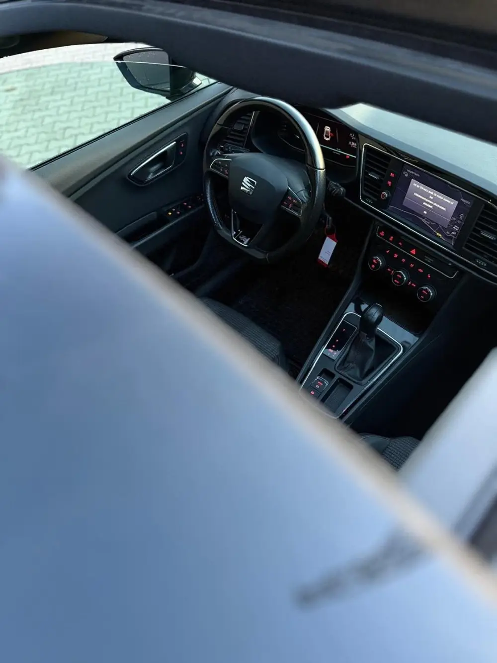 SEAT Leon 2.0 TSI FR Business Intense uit 2019, foto 2