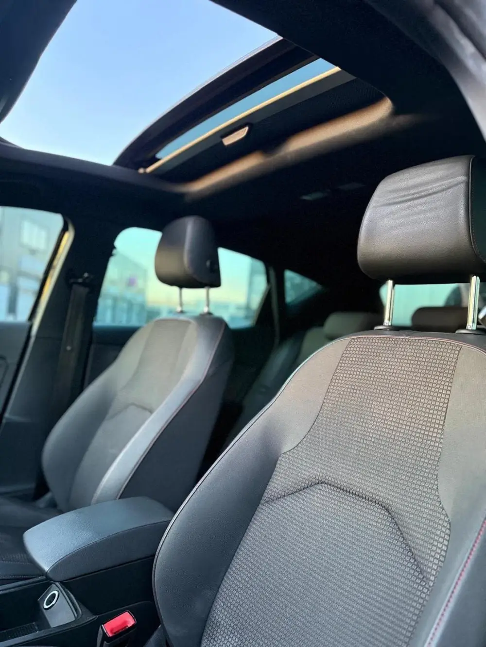 SEAT Leon 2.0 TSI FR Business Intense uit 2019, foto 9