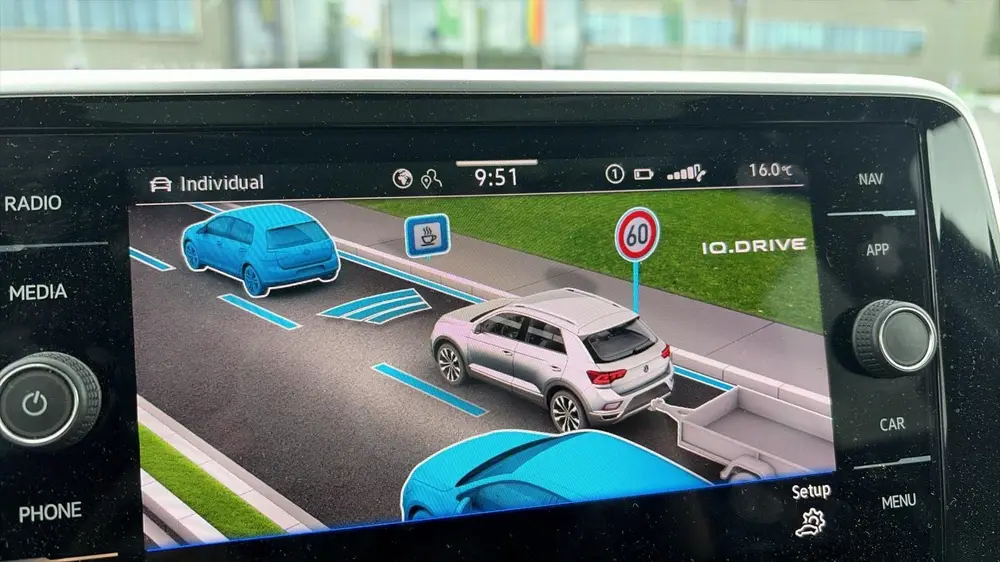 Volkswagen T-Roc 1.5 TSI R Line IQ|DSG|Pano|Trek uit 2023, foto 5