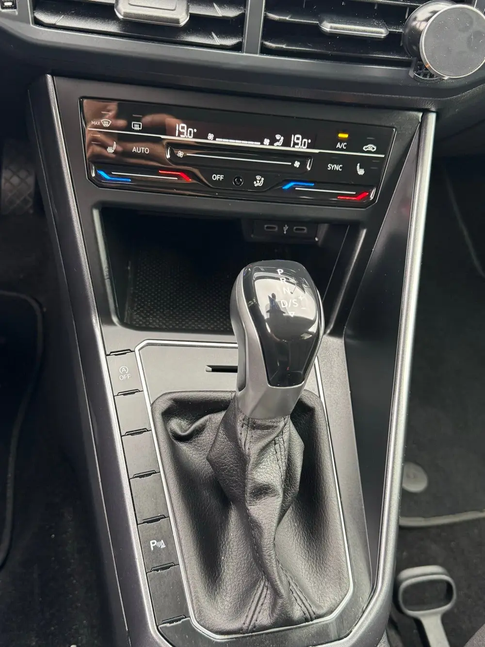 Volkswagen Polo 1.0 TSI 95pk Dsg-7 2023 Zwart uit 2023, foto 8