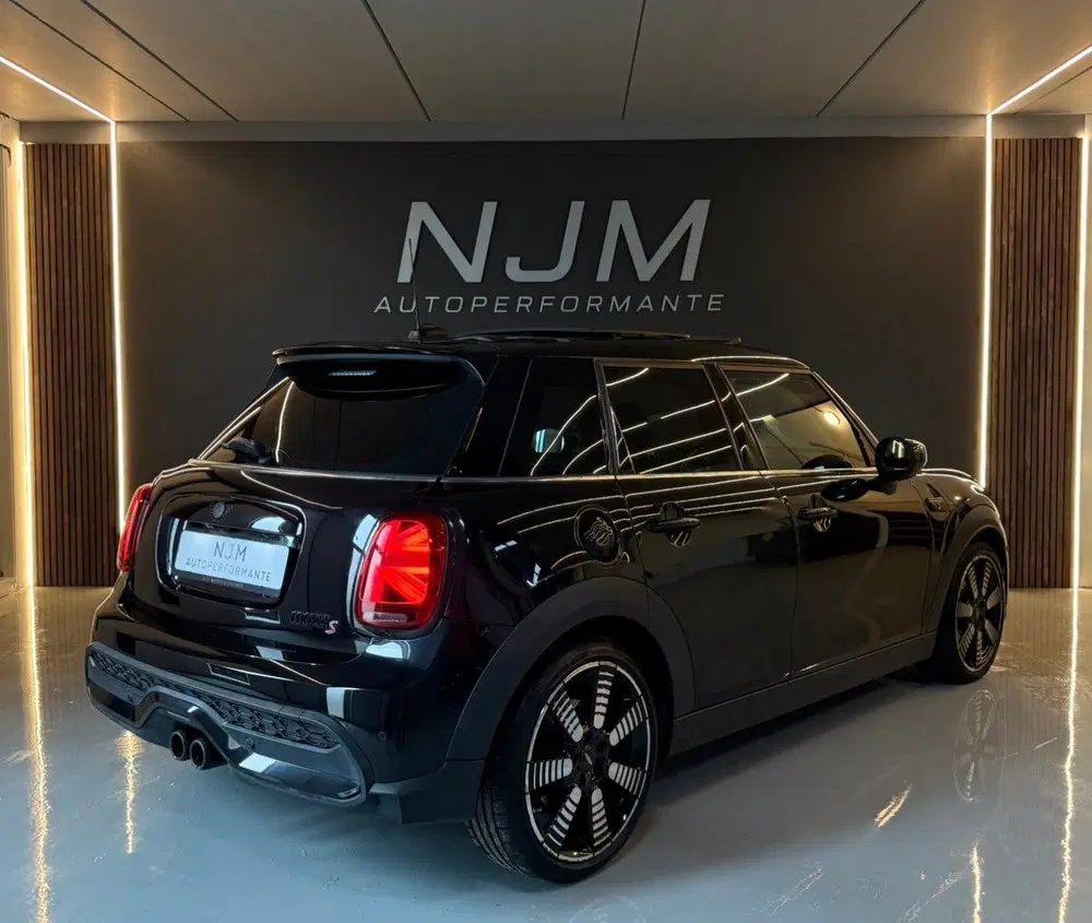 Mini Cooper S 2.0 Cooper S uit 2021, foto 2