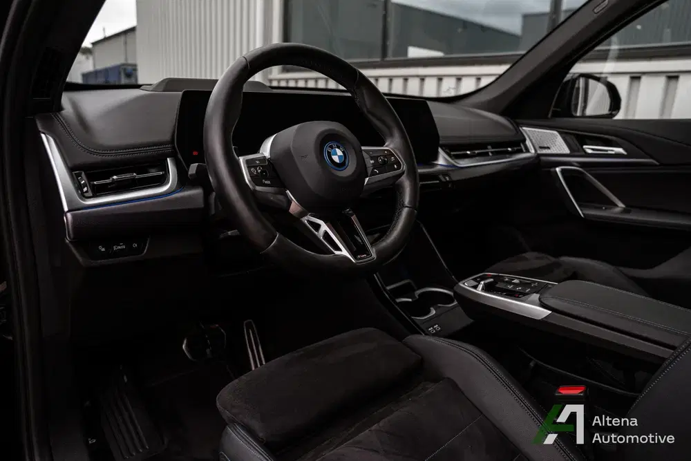 BMW iX1 xDrive30 64 uit 2023, foto 10