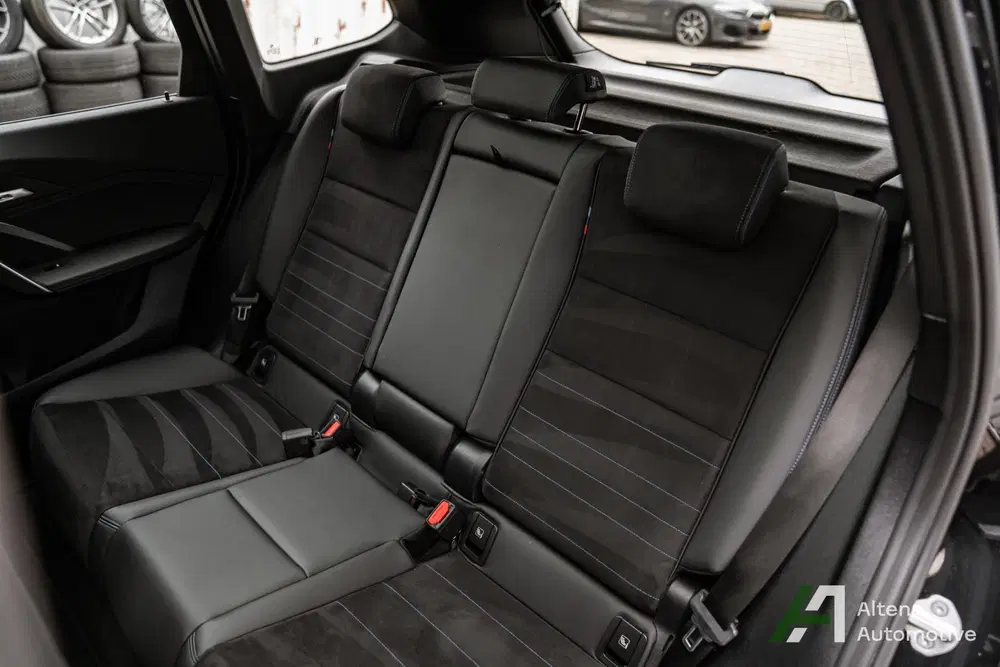 BMW iX1 xDrive30 64 uit 2023, foto 11