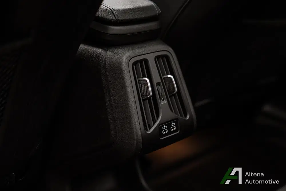 BMW iX1 xDrive30 64 uit 2023, foto 13