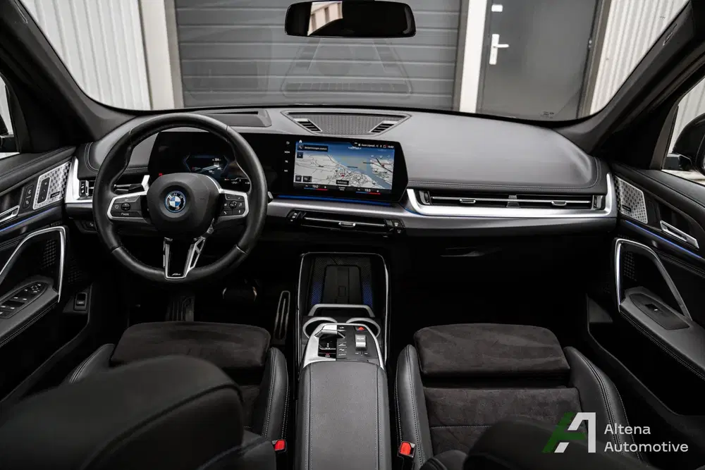 BMW iX1 xDrive30 64 uit 2023, foto 14
