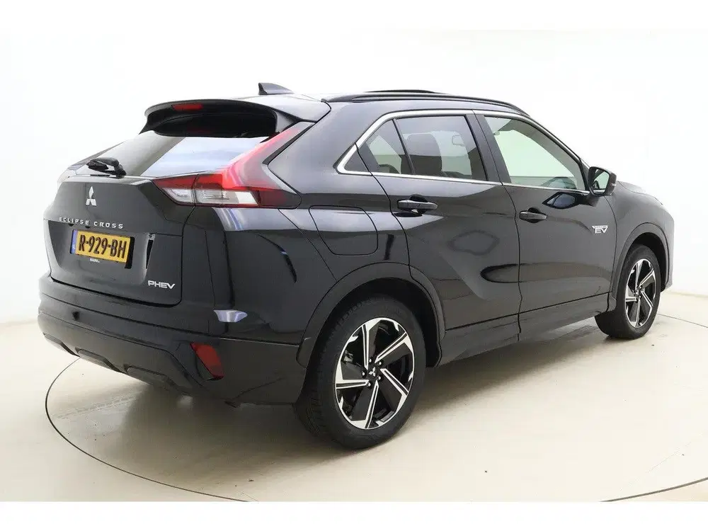 Mitsubishi Eclipse Cross 2.4 PHEV Prestige Automaat uit 2022, foto 2