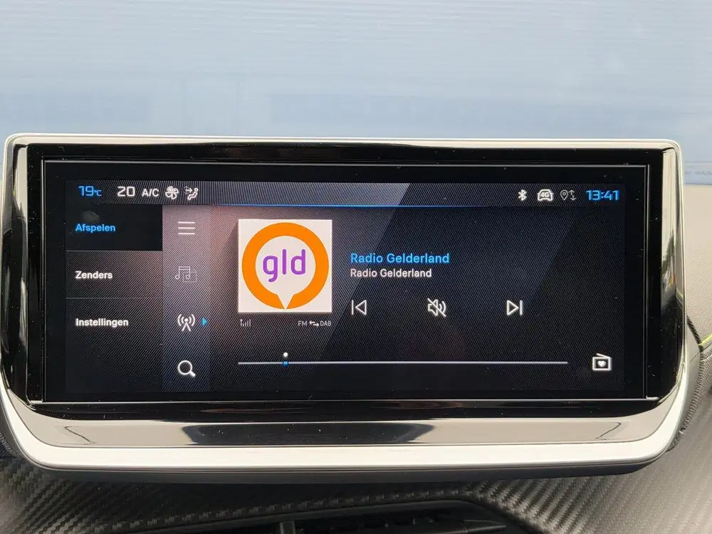 Peugeot 2008 1.2 Hybrid 145 GT uit 2026, foto 20