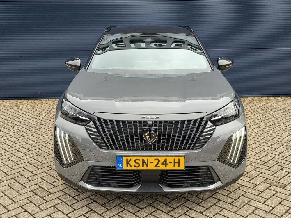 Peugeot 2008 1.2 Hybrid 145 GT uit 2026, foto 8