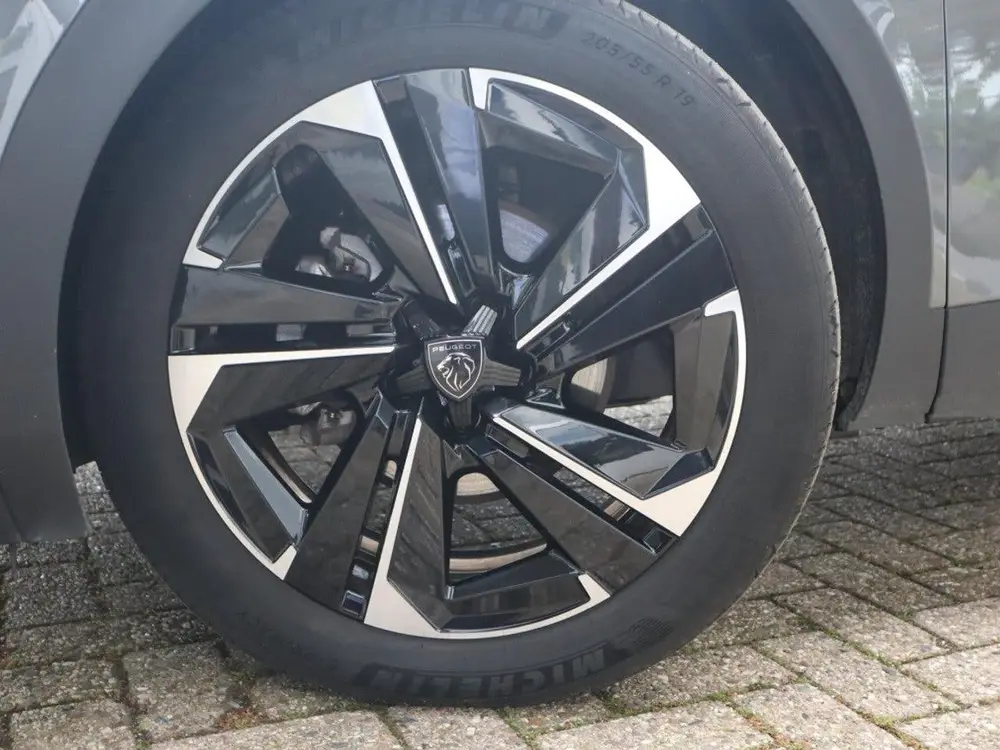 Peugeot 408 Allure Hybrid 145PK e-DCS6 Automaat uit 2025, foto 12