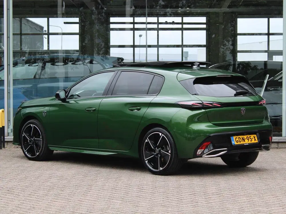 Peugeot 308 GT EV 54 kWh uit 2024, foto 2