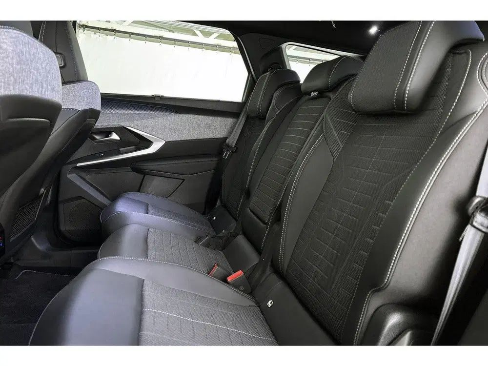Peugeot 5008 1.2 Hybrid 145 GT 7p 360-Camera Stoelverwa uit 2025, foto 8