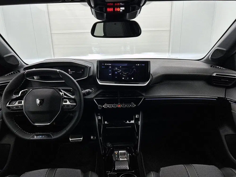 Peugeot 208 1.2 Hybrid 110 e-DCS6 GT uit 2025, foto 11
