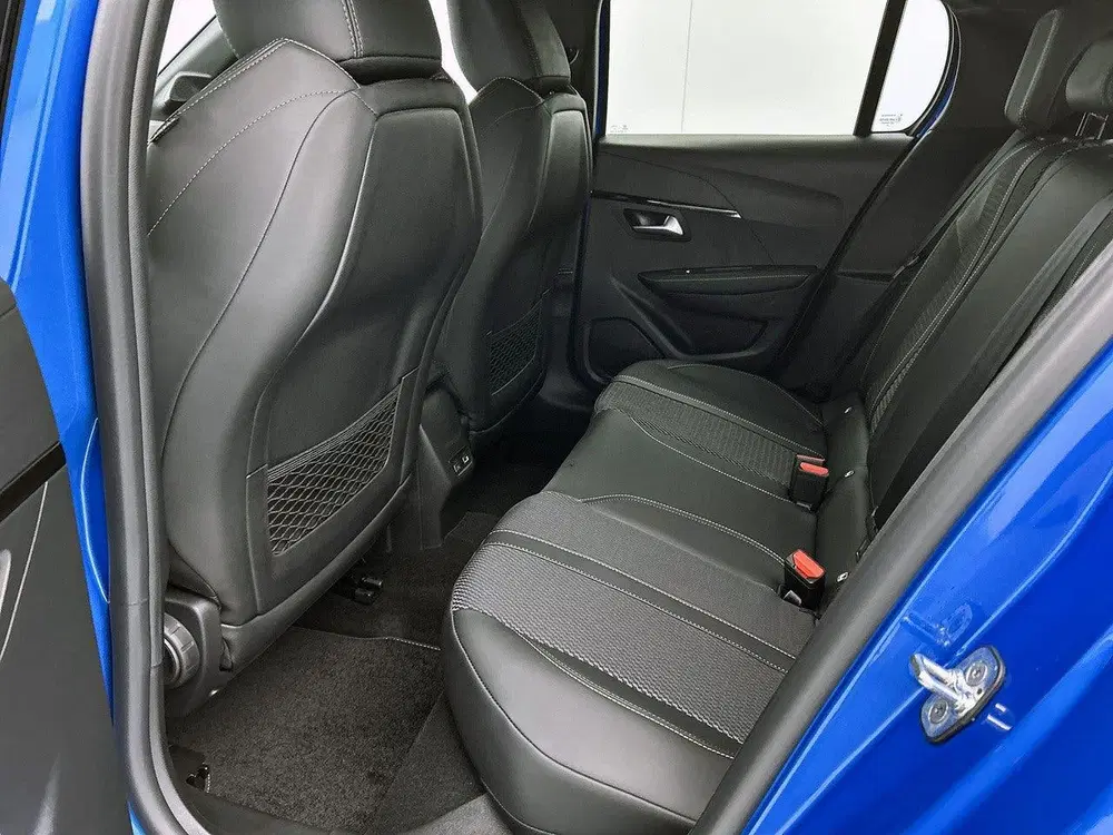 Peugeot 208 1.2 Hybrid 110 e-DCS6 GT uit 2025, foto 14