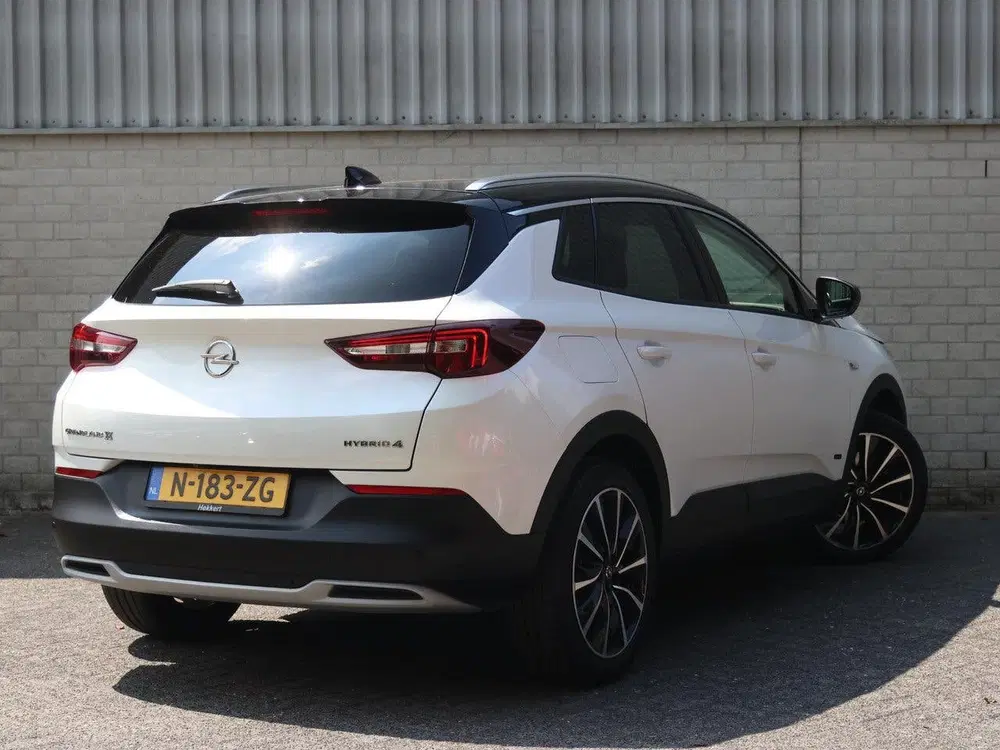 Opel Grandland X 1.6 300pk Hybrid4 Ultimate uit 2020, foto 3